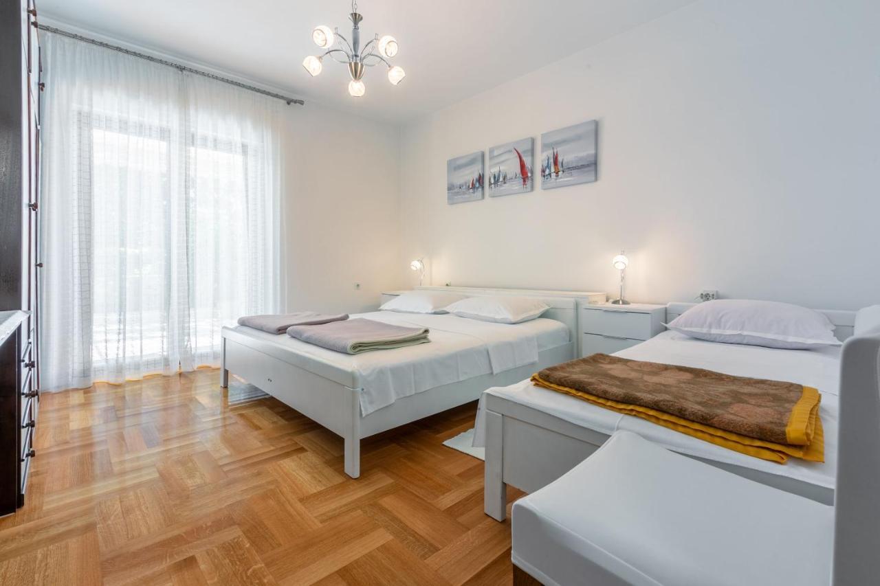 Apartments Mirena Crikvenica Esterno foto